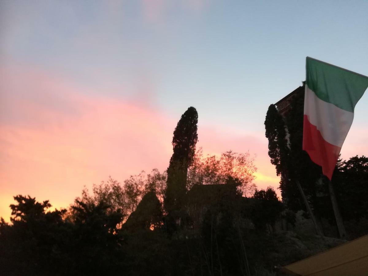 Bed and Breakfast Borgo Della Rocca Montemurlo Exterior foto